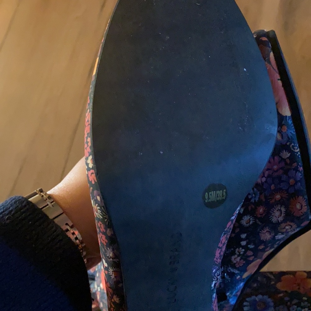 ♥️🍒Lucky brand like new♥️🍒 - Picture 5 of 6